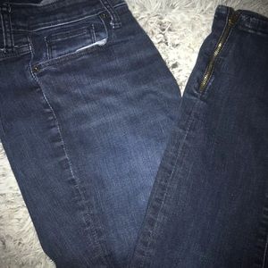 Universal thread jeans nice stretch!🛍